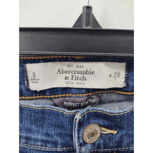 Abercrombie & Fitch classic cropped medium wash distressed jeans in size 29 - Picture 3 of 4